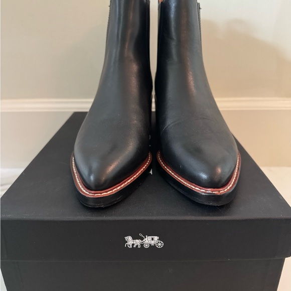 Like-New, Black Leather Coach Bowery Chelsea Boots size 8 - Picture 2 of 10
